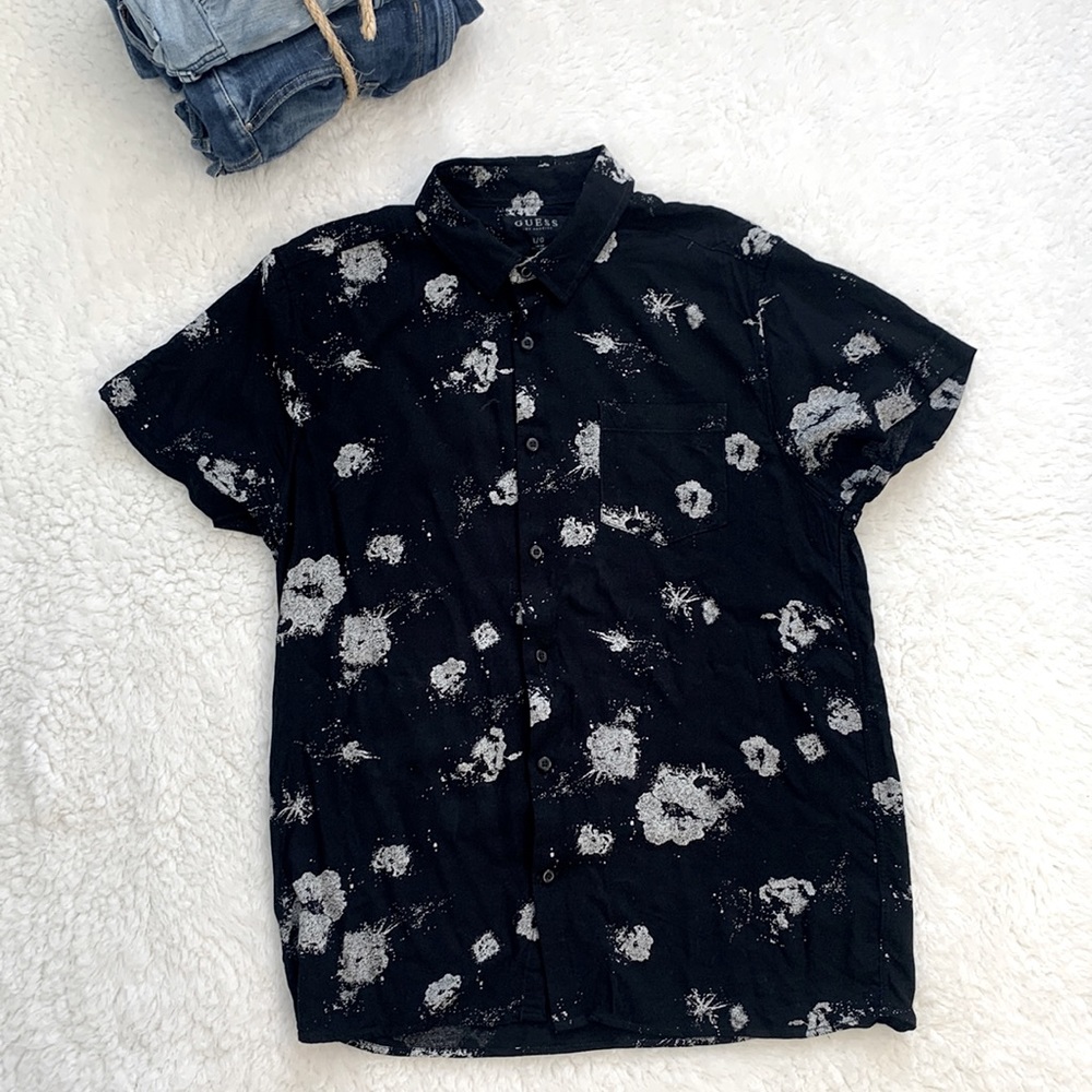 Guess shirt sleeve button down with floral paint splatter Size L